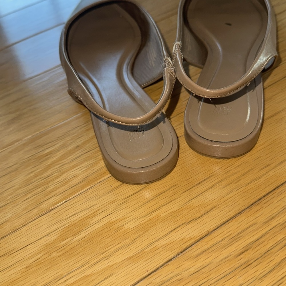 Flats - Picture 3 of 3